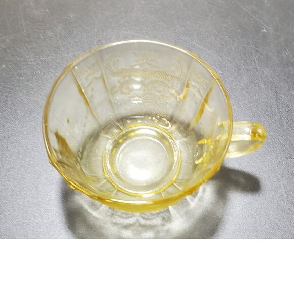 FEDERAL MADRID AMBER YELLOW DEPRESSION  GLASS Cup - Picture 3 of 4